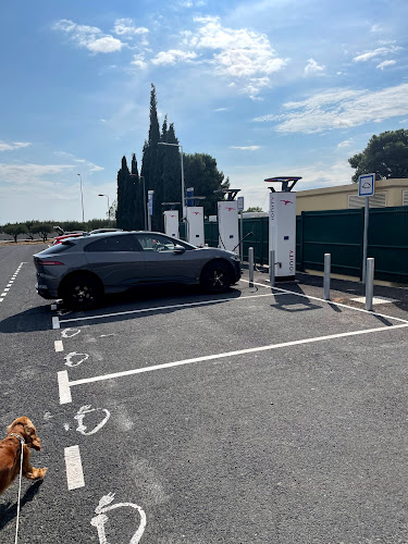Borne de recharge de véhicules électriques IONITY Station de recharge Banyuls-dels-Aspres