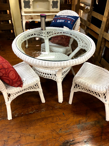 Antique Furniture Store «Jarfly Antique Market», reviews and photos, 47 Railroad Ave, Jefferson, GA 30549, USA