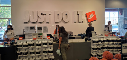 Sporting Goods Store «Nike Factory Store», reviews and photos, 1111 N Roosevelt Dr #400, Seaside, OR 97138, USA