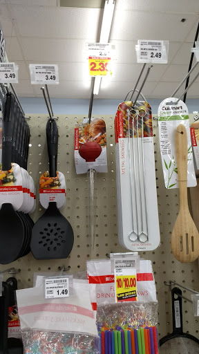 Grocery Store «Kroger», reviews and photos, 25780 Middlebelt Rd, Farmington Hills, MI 48336, USA