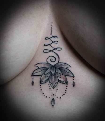 Explore lining tattoo ideas, creative tattoo ideas in Lander, available at Blackblood Tattoo and Piercing