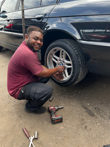 Auto Parts Store «Pep Boys Auto Parts & Service», reviews and photos, 15625 N Dale Mabry Hwy, Tampa, FL 33618, USA