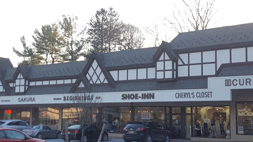 Shopping Mall «Golden Horseshoe Shopping Center», reviews and photos, 1088 Wilmot Rd, Scarsdale, NY 10583, USA