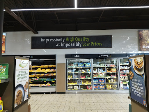 Supermarket «ALDI», reviews and photos, 302 Center St, Chardon, OH 44024, USA