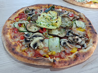 Photos du propriétaire du Pizzeria O'Bois - Pizza fraîche au feu de bois - Halal à Saint-Denis - n°7