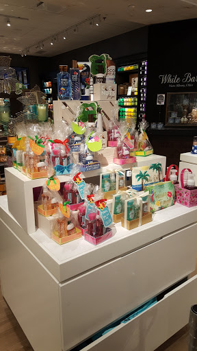 Beauty Supply Store «Bath & Body Works», reviews and photos, 275 Pavilion Pkwy, Fayetteville, GA 30214, USA