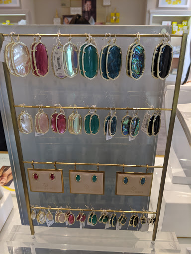 Jewelry Store «Kendra Scott», reviews and photos, 3800 N Lamar Blvd, Austin, TX 78756, USA