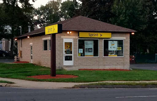 Cell Phone Store «Sprint Store», reviews and photos, 815 Farmington Ave, Bristol, CT 06010, USA