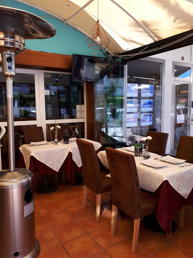 KARMA mediterranean restaurant - Av. las Palmeras, 6, local 13, 29630 Benalmádena, Málaga