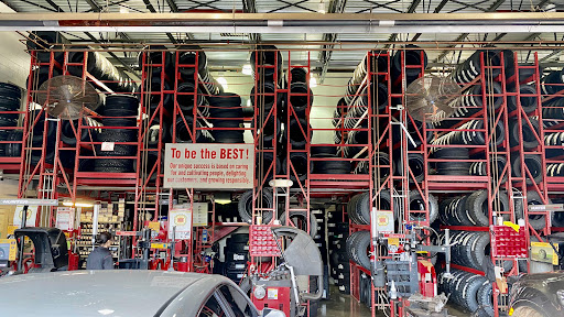 Tire Shop «Discount Tire Store - Tigard, OR», reviews and photos, 11462 SW Pacific Hwy, Tigard, OR 97223, USA