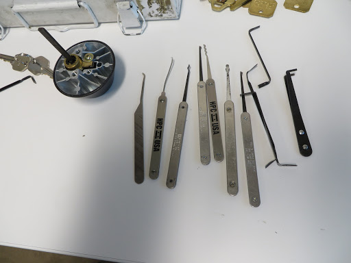 Locksmith «Dependable Locksmith Of Phoenix», reviews and photos, 4742 N 24th St #300, Phoenix, AZ 85016, USA