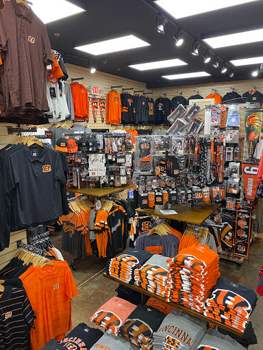 Sportswear Store «Rally House Rookwood», reviews and photos, 2705 Edmondson Rd, Cincinnati, OH 45209, USA