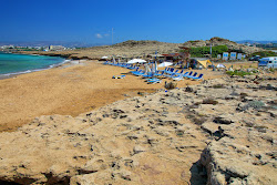 Photo de Kotsias beach entouré de montagnes
