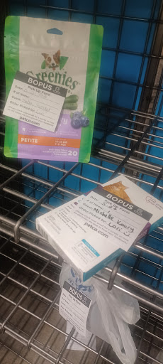 Pet Supply Store «Petco Animal Supplies», reviews and photos, 2005 W 8 Mile Rd, Detroit, MI 48203, USA