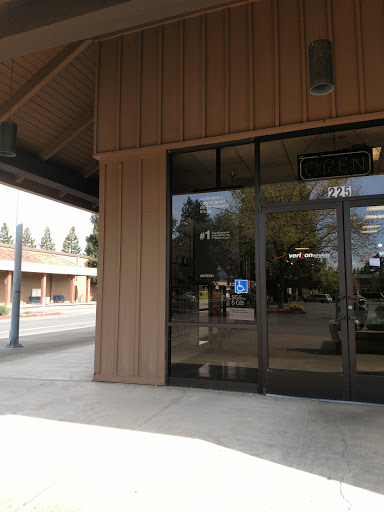 Cell Phone Store «Verizon Authorized Retailer - A Wireless», reviews and photos, 225 N Orchard Ave, Ukiah, CA 95482, USA