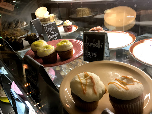 American Restaurant «Lickity Split Frozen Custard», reviews and photos, 6056 N Broadway St, Chicago, IL 60660, USA