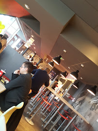 Atmosphère du Restaurant KFC Poitiers Sud - n°10