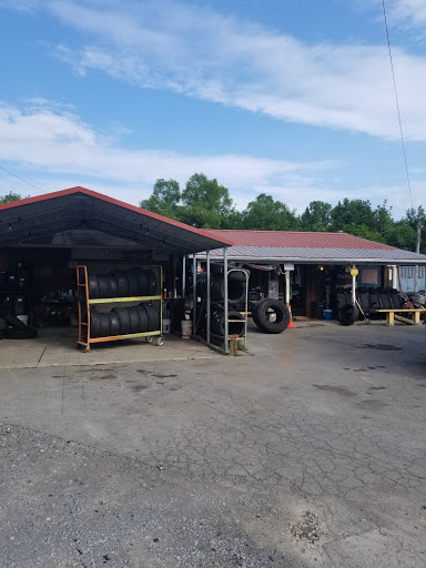 Tire Shop «Cruz Tire Services», reviews and photos, 3700 Hunters Point Pike, Lebanon, TN 37087, USA