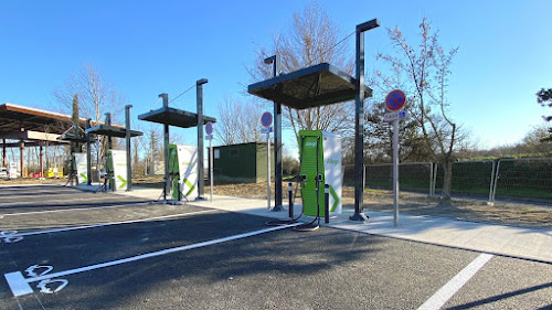 Borne de recharge de véhicules électriques Allego Station de recharge Deyme