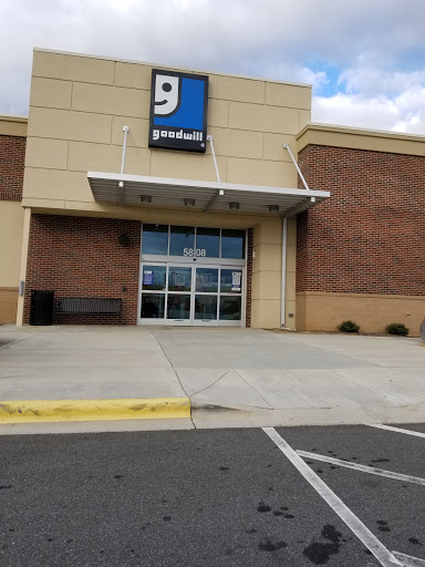 Thrift Store «Goodwill - University Pointe», reviews and photos, 5808 University Pointe Blvd, Charlotte, NC 28262, USA
