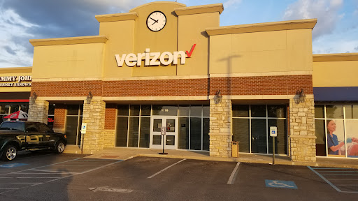Cell Phone Store «Verizon», reviews and photos, 1118 Veterans Pkwy, Clarksville, IN 47129, USA