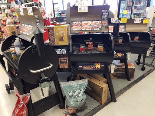 Hardware Store «West Melbourne Ace Hardware», reviews and photos, 3221 W New Haven Ave, Melbourne, FL 32904, USA