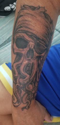 Tattoo Shop «Mission Street Tattoo & Piercing», reviews and photos, 1515 Mission St, Santa Cruz, CA 95060, USA