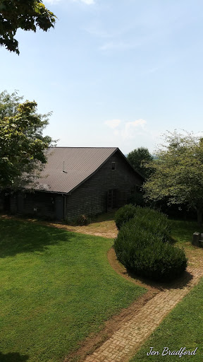 Barbecue Restaurant «Bradford BBQ Restaurant, Taproom, & Growler Bar», reviews and photos, 2220 Nicholasville Rd #101, Lexington, KY 40503, USA