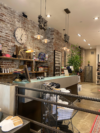 Shoe Store «DNA Footwear Williamsburg», reviews and photos, 133 N 7th St, Brooklyn, NY 11249, USA