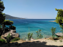 Prosili beach'in fotoğrafı küçük koy ile birlikte