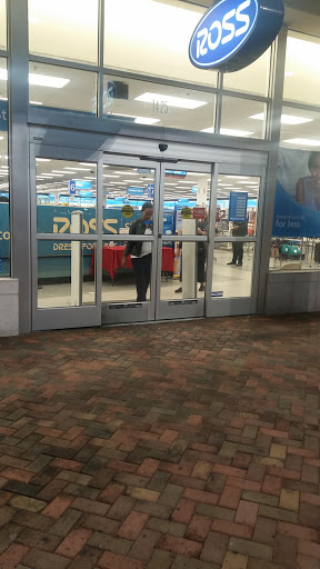 Clothing Store «Ross Dress for Less», reviews and photos, 1425 E Hallandale Beach Blvd, Hallandale Beach, FL 33009, USA