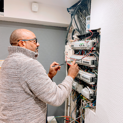 AU SERVICE DES AUTRES - Electricien à Bois-d'Arcy
