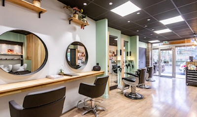 Le Salon : Coiffeurs, Coloristes et Barbiers à Clermont-Ferrand