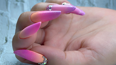 Manon BM Formations Nail Educator à Fichous-Riumayou