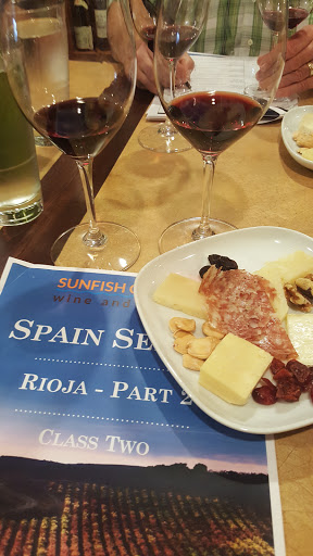 Wine Store «Sunfish Cellars Wine & Spirits», reviews and photos, 803 Sibley Memorial Hwy, St Paul, MN 55118, USA