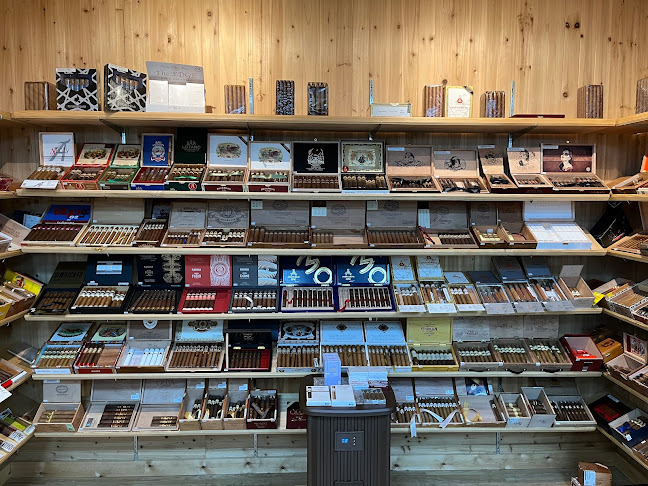 Gandy Smoke Shop - Tobacco shop
