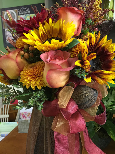 Florist «The Flower Shop», reviews and photos, 110 Church St, Whitinsville, MA 01588, USA