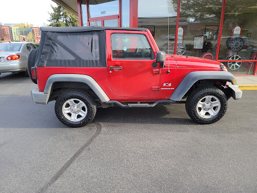 Tire Shop «Discount Tire Store - Kirkland, WA», reviews and photos, 12410 NE 124th St, Kirkland, WA 98034, USA