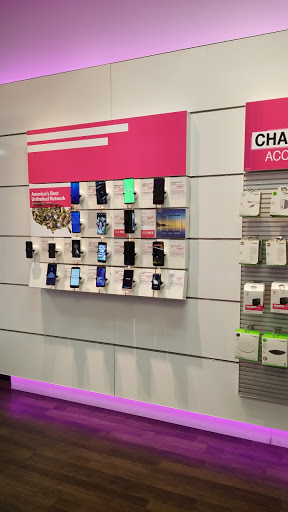 Cell Phone Store «T-Mobile», reviews and photos, 1290 E Bidwell St Suite 100, Folsom, CA 95630, USA