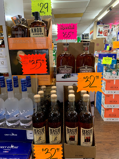 Liquor Store «Dunwoody Liquor Store», reviews and photos, 2090 Dunwoody Club Dr # 125, Atlanta, GA 30350, USA