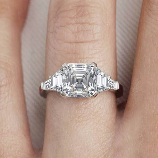 Diamond Dealer «Diamond and Gold Warehouse», reviews and photos, 5757 Alpha Rd #610, Dallas, TX 75240, USA