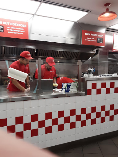 Shopping Mall «Barracks Rd Shopping Center», reviews and photos, 1117 Emmet St N, Charlottesville, VA 22903, USA