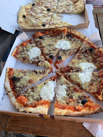 Plats et boissons du Pizzeria Pizza Richard rocade à Alès - n°4