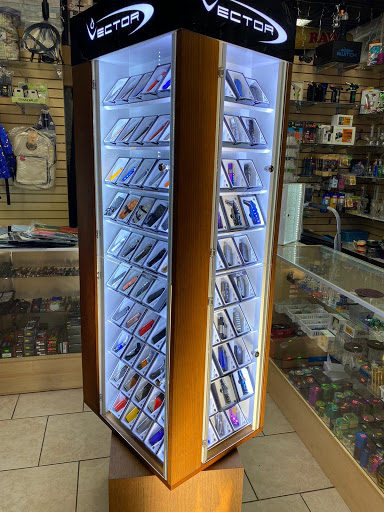 Tobacco Shop «M & I Smoke Shop», reviews and photos, 1239 S Higley Rd #104, Mesa, AZ 85206, USA