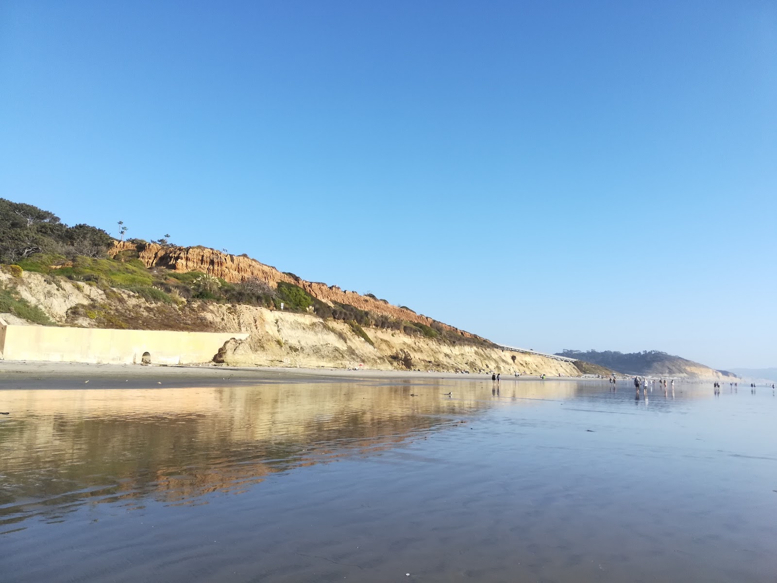 Photo of Torrey Pines beach and the settlement