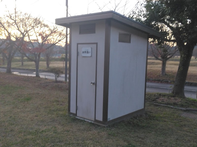 どんぐり公園 公衆トイレ