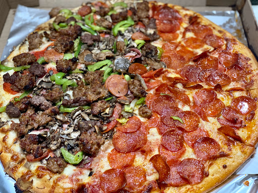 Pizza Restaurant «Flying Pie Pizzeria», reviews and photos, 16691 SE McLoughlin Blvd, Milwaukie, OR 97267, USA