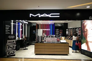 M.A.C Cosmetics image