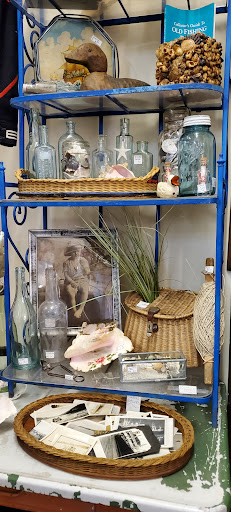 Antique Store «M & M Antiques & Collectibles», reviews and photos, 123 N Lewis St, Monroe, WA 98272, USA