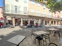 Atmosphère du Café Les Colonnes à Millau - n°1
